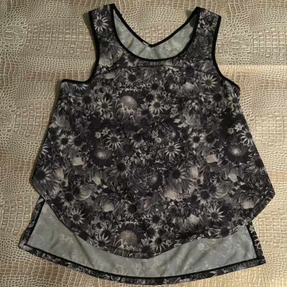 Lululemon Run: Split Singlet - Picture 11 of 12